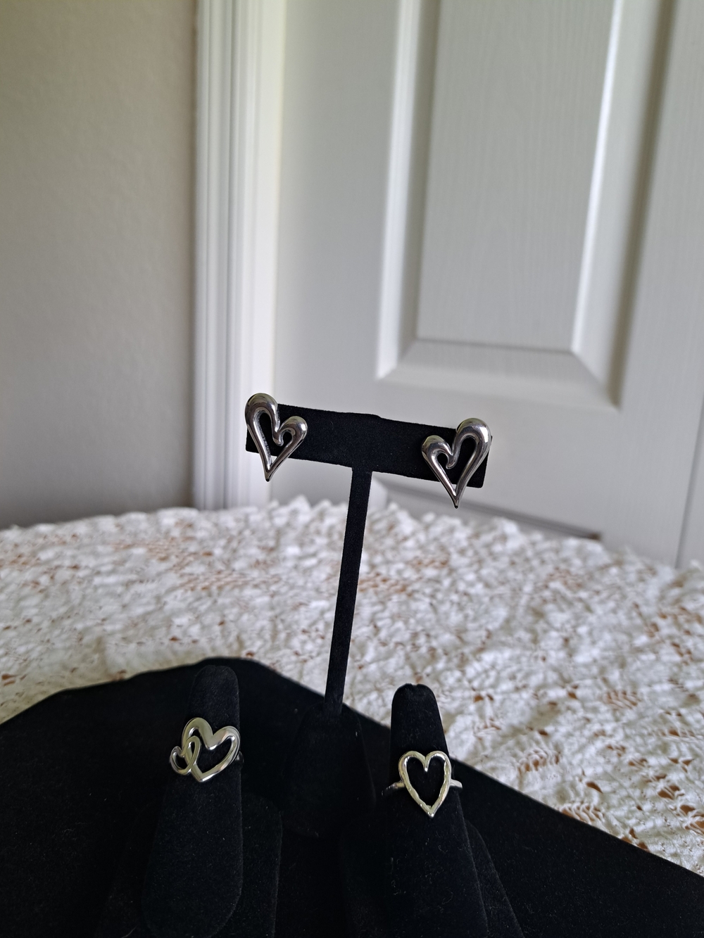 Source Unknown Silver Open Heart Stud Earrings - Picture 4 of 4